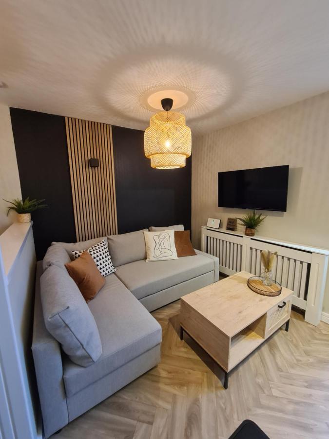 Modern 1 Bed Apartment Next To Beach And Golf Course Лланеллі Екстер'єр фото
