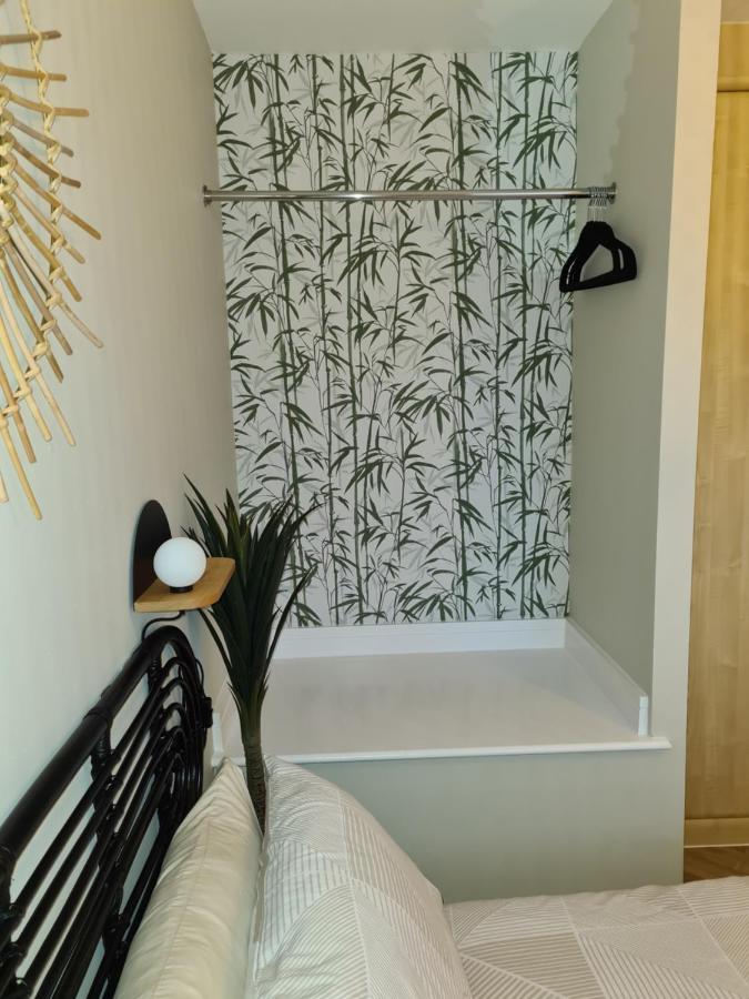 Modern 1 Bed Apartment Next To Beach And Golf Course Лланеллі Екстер'єр фото